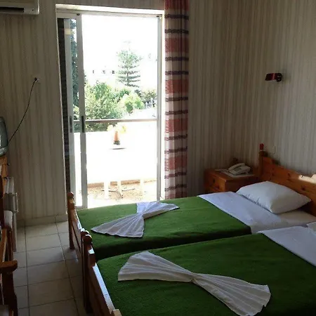 Phaethon Hotell 2*